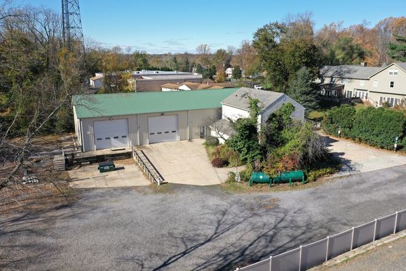 Free Standing Warehouse/Flex Space Opportunity : 139 Zimmerman Ln, Langhorne, PA 19047